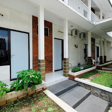 Reddoorz Near Moro Mall Purwokerto Exterior photo
